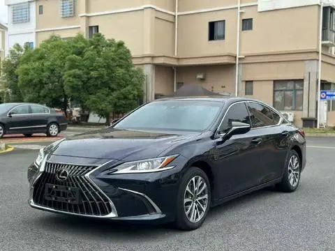 Lexus ES 2021