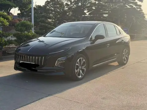 Hongqi E-QM5 2023