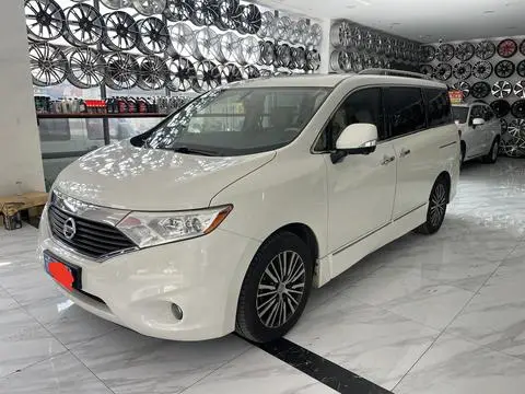 Nissan 贵士 2015