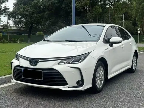 Toyota Corolla 2021 — фото 1