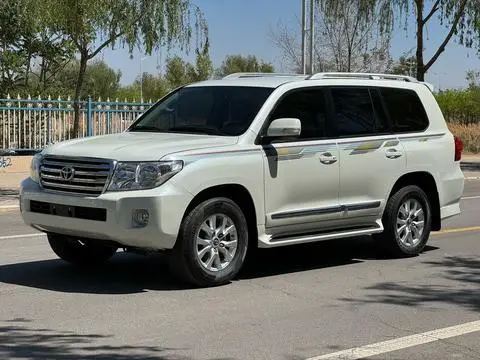 Toyota 兰德酷路泽 2015