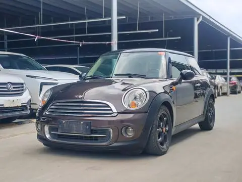 MINI CLUBMAN 2011