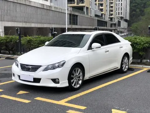 Toyota Reiz 2010