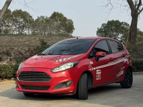Ford 嘉年华 2013