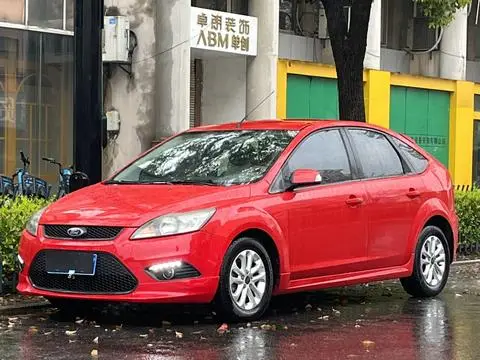 Ford Focus 2013 — фото 1