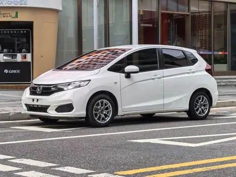 Honda Fit 2018 — фото 1