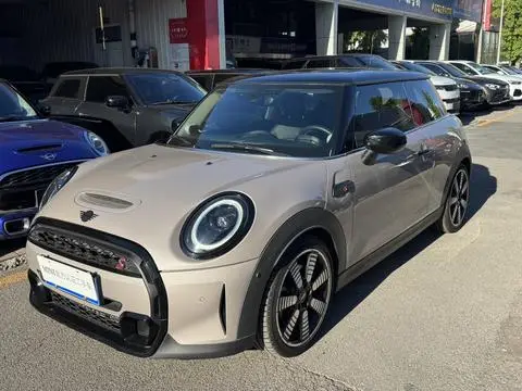 MINI MINI 2022