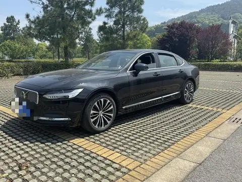 Volvo S90 2025
