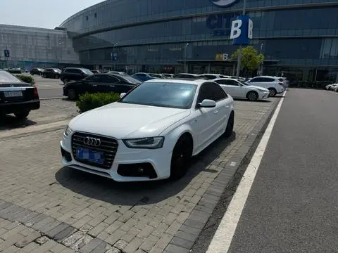 Audi A4L 2015