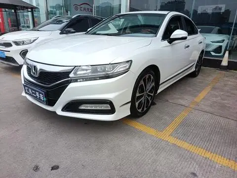 Honda 思铂睿 2015 — фото 1