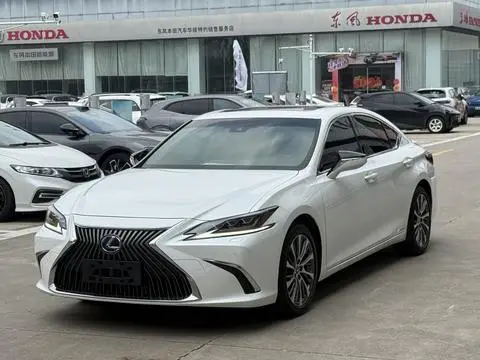 Lexus ES 2020