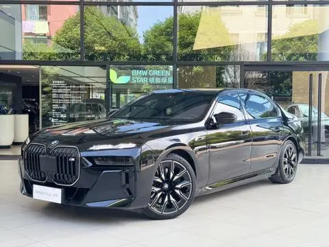 BMW i7 2023 — фото 1