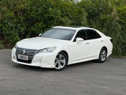 Toyota Crown 2015