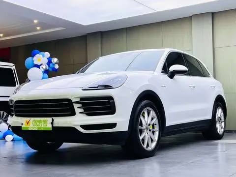 Porsche Cayenne E-Hybrid 2021