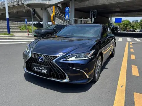 Lexus ES 2021