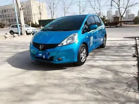 Honda Fit 2011 — фото 1