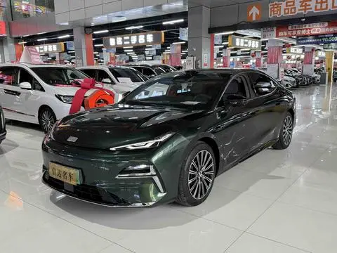 Geely 星耀8 PHEV 2025