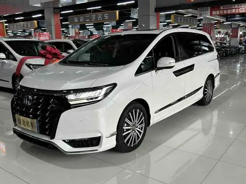 Honda 艾力绅 2022 — фото 1