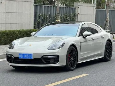 Porsche Panamera 2023