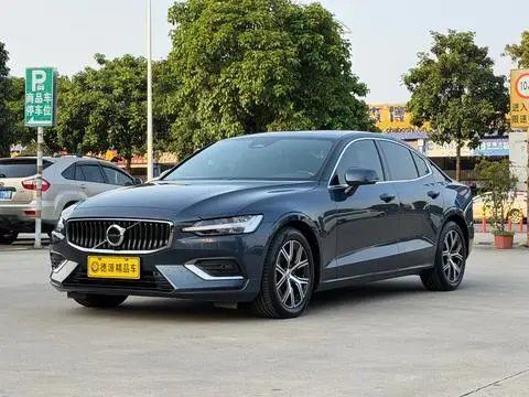Volvo S60 2025