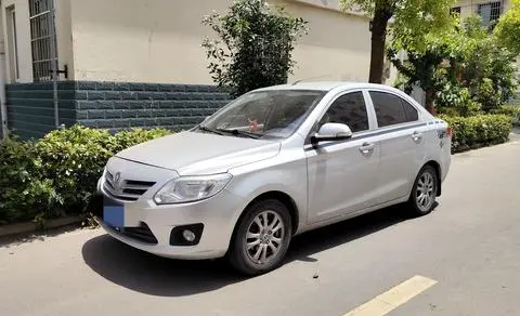 Changan 悦翔V3 2015