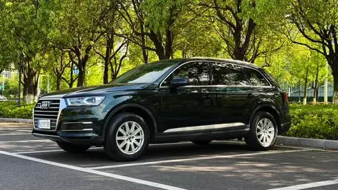 Audi Q7 2016 — фото 1