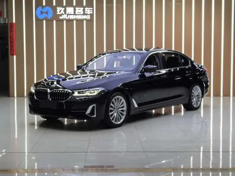 BMW 5 Series 2022 — фото 1