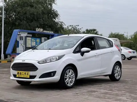 Ford 嘉年华 2013