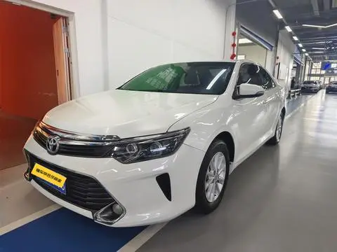 Toyota Camry 2015 — фото 1