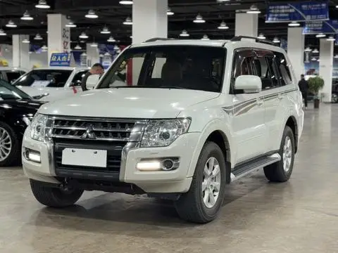 Mitsubishi 帕杰罗 2016