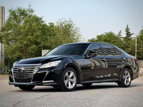 Toyota Crown 2015