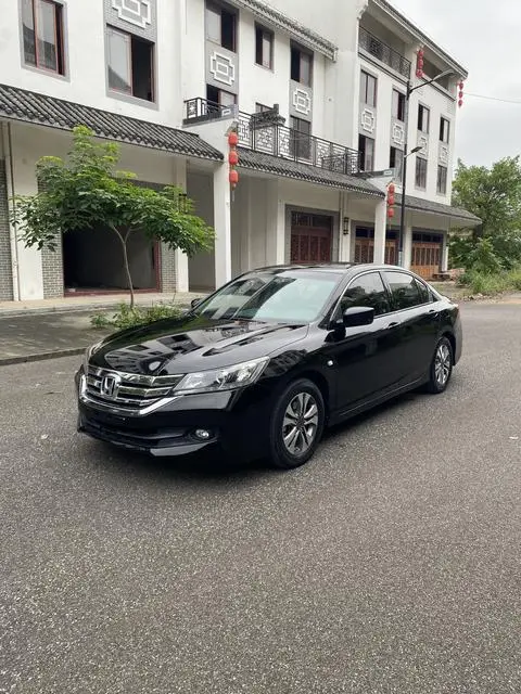 Honda Accord 2015 — фото 1