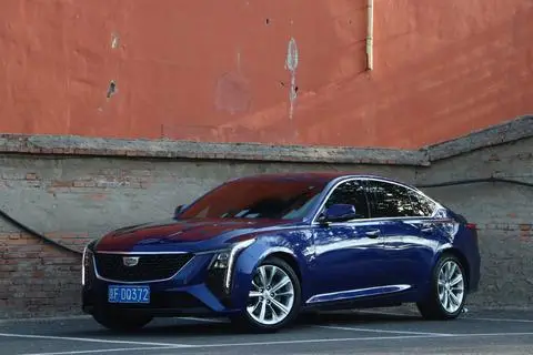 Cadillac CT5 2024 — фото 1