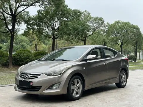 Hyundai Elantra Langdong 2012