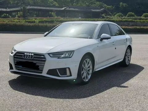 Audi A4L 2018