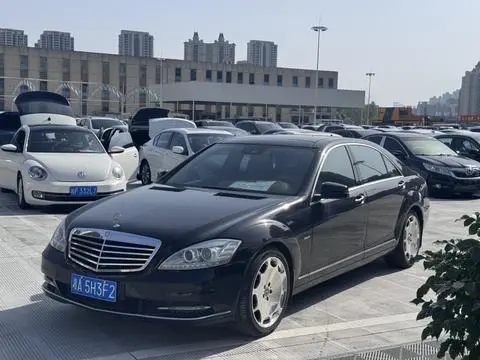 Mercedes-Benz S-Class 2012