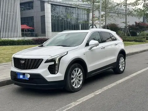 Cadillac XT4 2022 — фото 1