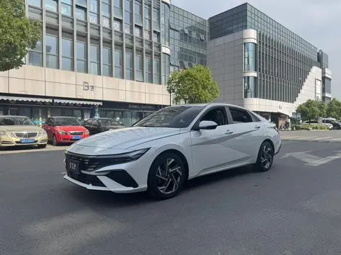 Hyundai Elantra 2023