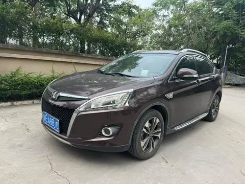 Luxgen 优6 SUV 2015