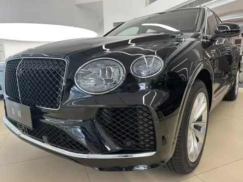 Bentley 添越 2024