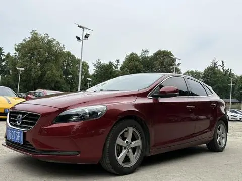 Volvo V40 2016 — фото 1