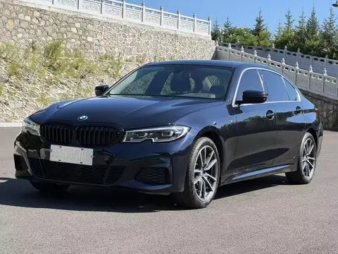 BMW 3 Series 2022 — фото 1
