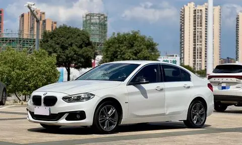 BMW 1 Series 2018 — фото 1
