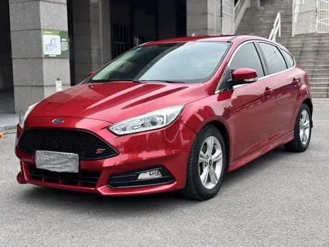 Ford Focus 2015 — фото 1