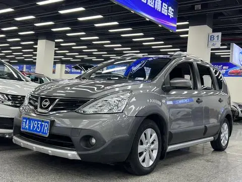Nissan 骊威 2013