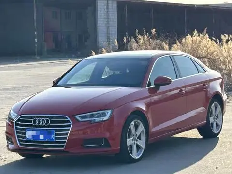 Audi A3 2018 — фото 1