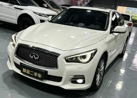 Infiniti Q50 2014