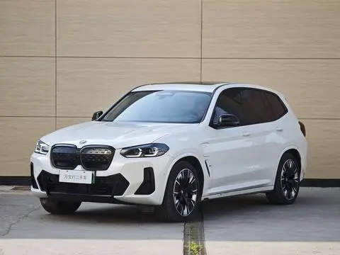 BMW iX3 2024
