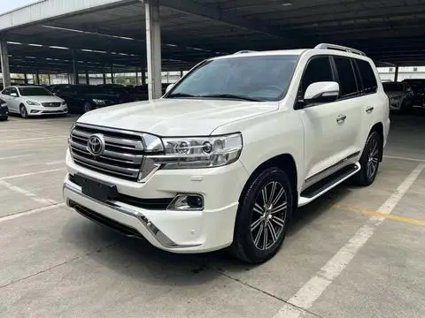 Toyota Land Cruiser 2017 — фото 1