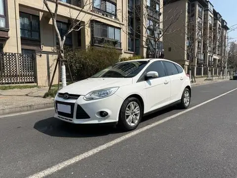 Ford Focus 2015 — фото 1